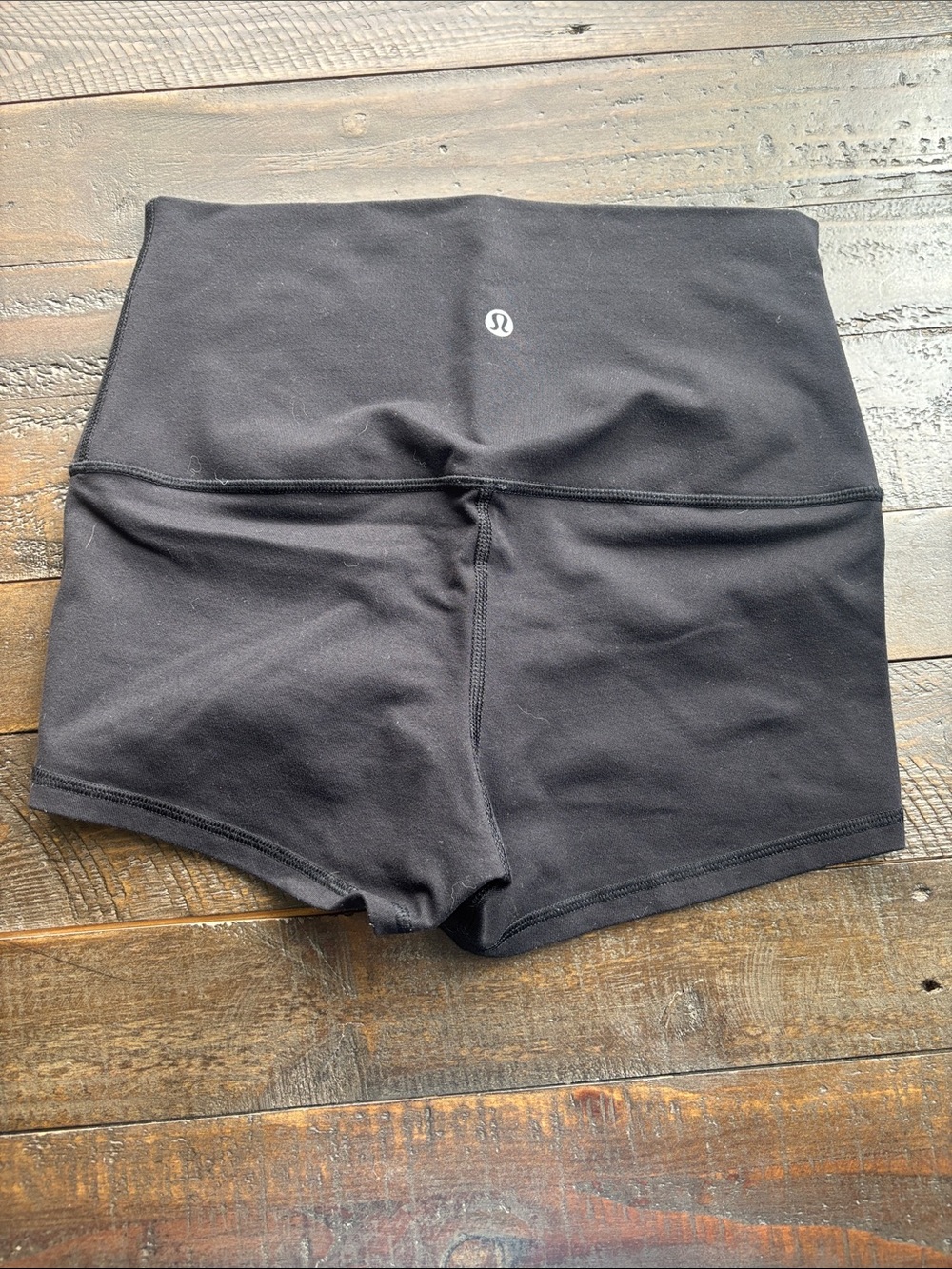 Black Lululemon align high-rise shorts sz 2
